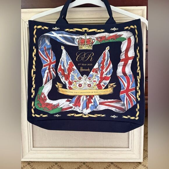 Harrod's King Charles III Coronation Book Tote Style Bag Navy L NWT - Picture 2 of 7